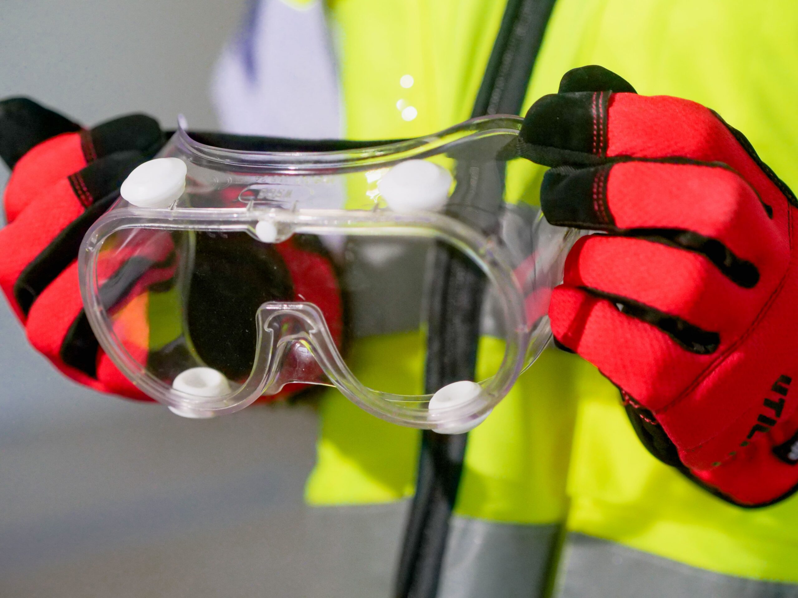 Equipo de protección individual para trabajo con motosierra