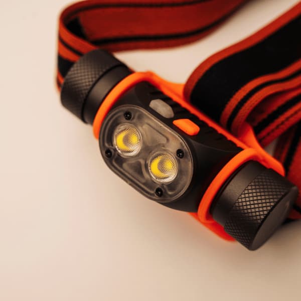 Linterna LED recargable para taller agrícola